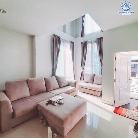 *****บ้านเดี่ยวมือสองย่านนนทบุรี ม.เวอรีเดียน ราชพฤกษ์ หลังมุม เนื้อที่กว้าง 51 ตร.ว. ฟังก์ชัน 4 ห้องนอน 4 ห้องน้ำ ที่จอดรถ 2 คัน บ้านเดี่ยวสไตล์โฮมออฟฟิศ ต่อเติมครบมีห้องประชุมแบบเก็บเสียง บนสุดยอดทำเล เพียง 2 นาทีถึงรถไฟฟ้าสายสีม่วง "สถานีบางรักน้อยท่าอิฐ" ใกล้จุดขึ้นทางด่วน "งามวงศ์วาน"